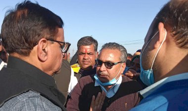 प्रभारी मंत्री जोशी का कारोई में कांग्रेस कार्यकर्ताओं ने किया गर्मजोशी के साथ स्वागत सत्कार