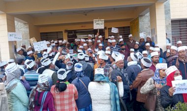 पुरानी पेन्शन बहाल करने की मांग को लेकर जिला अध्यक्ष के नेतृत्व में मुख्यमंत्री के नाम एसडीएम को सौंपा ज्ञापन