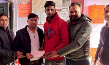 प्रधानमंत्री जीवन ज्योति योजना के तहत बैंक ने मृतक जमाकर्ता के पुत्र को दी दो लाख रुपये की सहायता राशि