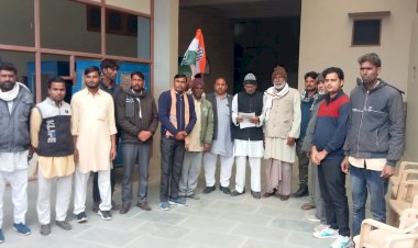 कॉंग्रेस कार्यकर्ताओ ने मनाया कांग्रेस का 137 स्थापना दिवस