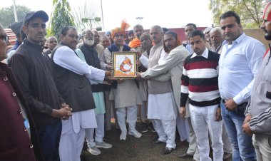 ग्रामीणो ने जिला प्रमुख का किया भव्य स्वागत