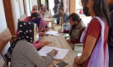 आदर्श विद्या मंदिर छापोली में 15 से 18 साल के बच्चों ने लगवाया कोरोना का जीवन रक्षक टीका