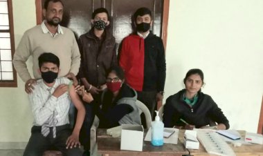 निजी विद्यालयों में लगी विद्यार्थियों को वैक्सीन की प्रथम डोज