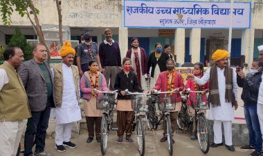 सरकारी योजनाओं का भरपूर लाभ उठाएं बालिकाएं - डांगी