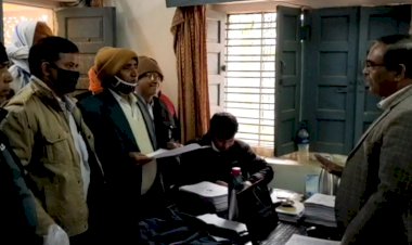 पाइपलाइन बिछवाने की मांग को लेकर किया प्रदर्शन