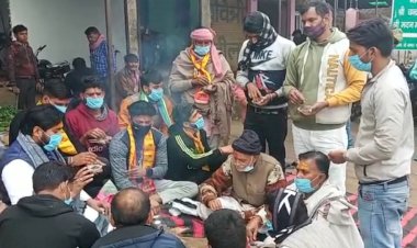 डीग गेट निर्माण के निर्माण को लेकर किया सद्बुद्धि हवन यज्ञ