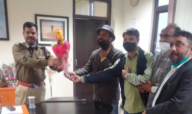 आईजी से एडीजी बनने पर डॉक्टर हवासिंह घुमरिया को किशोरपुरा से बधाई देने पहुंचे कई विशिष्टजन