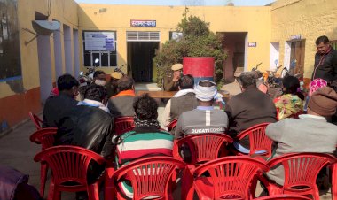 कोरोना की बढ़ती लहर को लेकर मण्डावर थाने में सीएलजी सदस्यों की बैठक हुई आयोजित