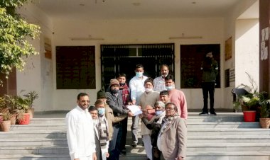 सूरजगढ़ में न्यायालय खुलवाने के लिए वकीलों का धरना जारी