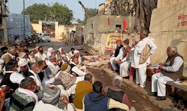 भारतीय किसान संघ ने धरना देकर सौंपा एसडीएम को ज्ञापन
