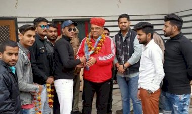 एनएसयूआई कार्यकर्ताओं ने किया गैसावत का सम्मान