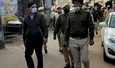 कठूमर ने एसडीएम व डीएसपी के नेतृत्व मे कोरोना गाईडलाईन की पालना को लेकर निकाला फ्लैग मार्च