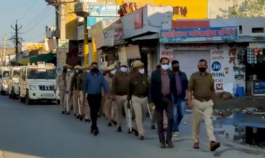 कोरोना के बढ़ते प्रभाव को लेकर पुलिस प्रशासन अलर्ट मोड पर, निकाला फ्लैट मार्च