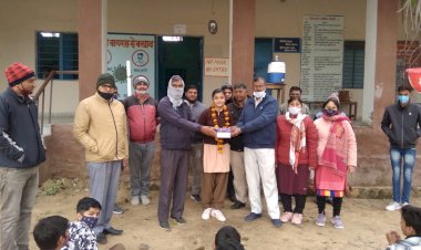 अलवर जिले में तृतीय स्थान पर रही छात्रा पलक का किया सम्मान