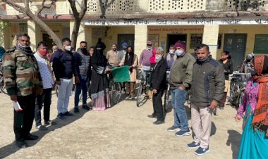 स्कूल जाने की राह हुई आसान, बालिकाओं को मिली निशुल्क साईकिल