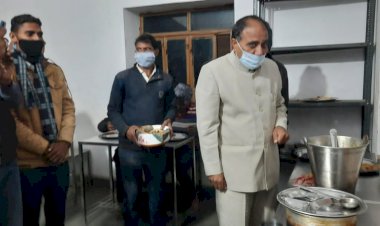 उपखंड अधिकारी ने किया विकास पथ मार्ग इंदिरा रसोई एवं रैन बसेरा का औचक निरीक्षण