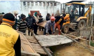 प्रशासन ने सीतारामजी मंदिर की जमीन से हटाया अतिक्रमण,