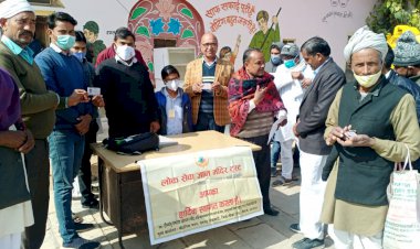 उदयपुरवाटी में दिव्यांगों को मिले रोडवेज बस पास, खिले चहरे