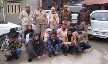 पुलिस ने भीलमका में दबिश देकर जुआ खेलते 14 व्यक्तियों को किया गिरफ्तार, 26000 रुपयें एवं 8 वाहन जप्त