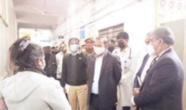 जिला कलेक्टर मोदी ने किया एमजीएच का निरीक्षण, चिकित्सा व्यवस्था को लेकर मरीजो से हुए रूबरू