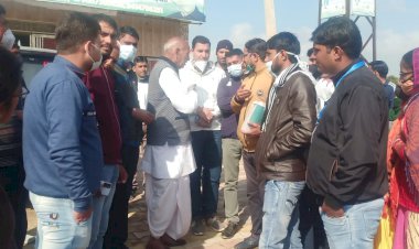 सीएचए ने मानदेय दिलाने की मांग को लेकर विधायक दीपचन्द खैरिया को सौंपा ज्ञापन