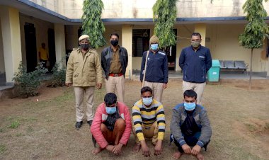 टायर व पशु चोरी गैंग का पर्दाफाश तीन बदमाश गिरफ्तार, टायरों से भरी पिकअप व 20 लीटर हथकड़ शराब जब्त