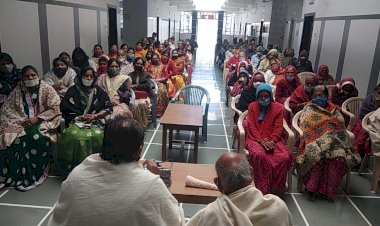 ईश्वर के रूप में दो फरिश्ते है मां बाप- मुनि