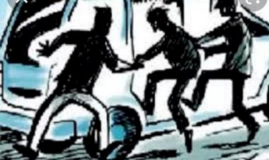 वैन में आये लोग स्कूल के बाहर से छात्र को किया अगवा फिर 300 मीटर दूर छोड़कर भाग छूटे, फैली दहशत