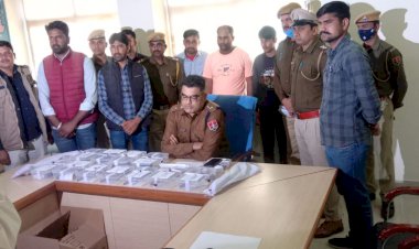 गैंगवार के सरगना सहित तीन आरोपी गिरफ्तार,  बड़ी मात्रा में हथियार व कारतूस बरामद