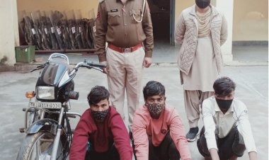 खैरथल पुलिस की कार्यवाही, राहगीरों से मोबाइल छीनने वाले तीन आरोपी गिरफ्तार