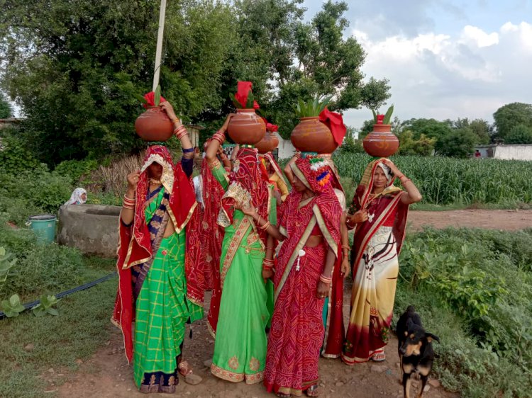 शिव परिवार मूर्तियों की स्थापना, कलश यात्रा निकाली