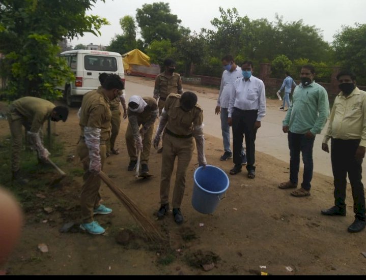 स्वच्छ राजस्थान कार्यक्रम के अंतर्गत बस स्टैंड पर एनसीसी एनएसएस और स्काउट्स ने की सफाई