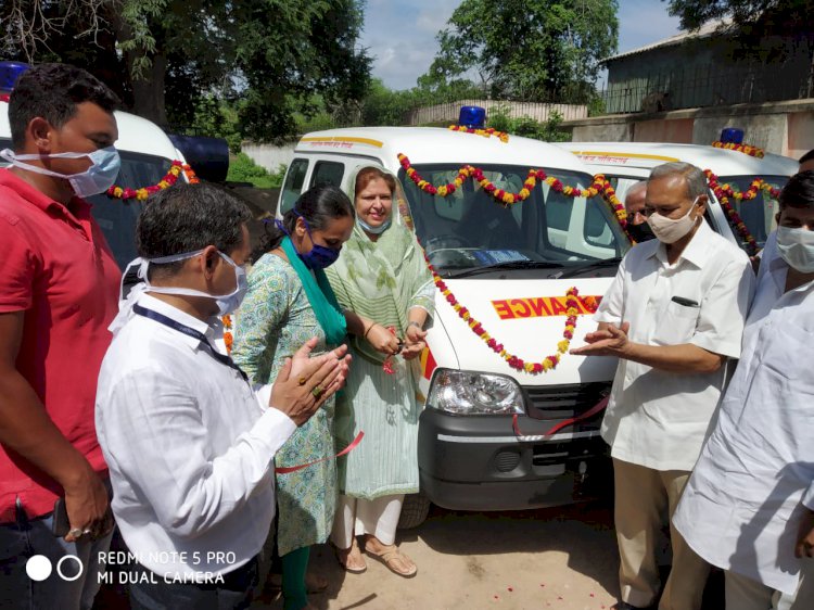 रामगढ़ विधायक कोटे से गोविंदगढ़ हॉस्पिटल को मिली एंबुलेंस की सौगात