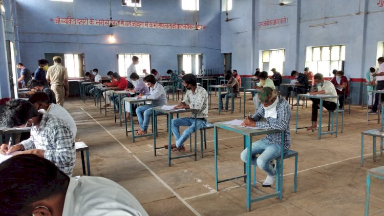 डीग में 19 परीक्षा केंद्रों पर 3295 परीक्षार्थियों ने दी डीएलएड परीक्षा