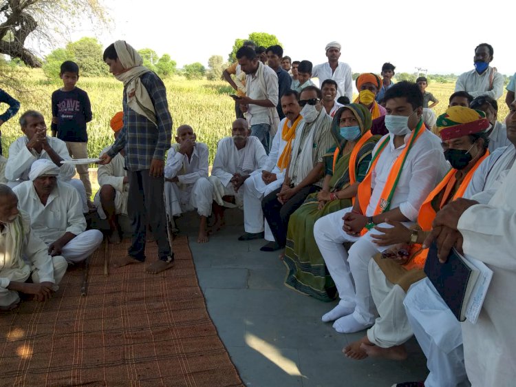 भाजपा नेताओ का किया स्वागत, ग्रामीणो ने बताया अभाव अभियोग