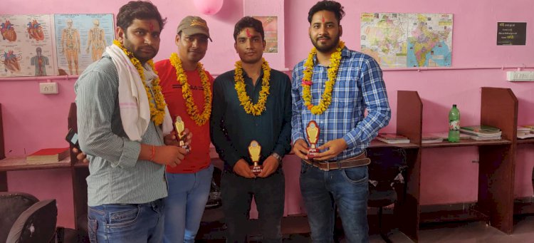 जिया लाइब्रेरी रामगढ़ के द्वारा किया गया गवर्नमेंट सलेक्शन होने पर छात्रों का भव्य स्वागत