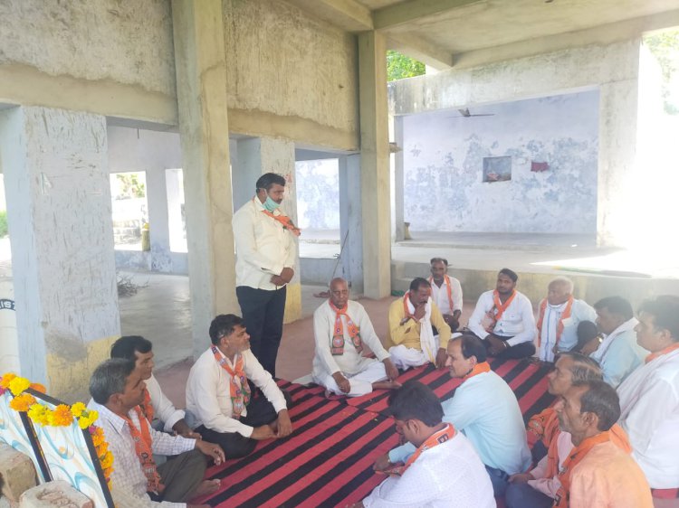 भाजपा कार्यकर्ताओं ने पंडित दीनदयाल उपाध्याय की जयंती मनाई