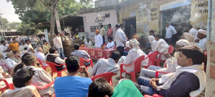 अलवर जिला कांग्रेस कमेटी ने केन्द्र सरकार के किसान विरोधी बिल के विरोध में  दूसरे दिन भी किया हस्ताक्षर अभियान