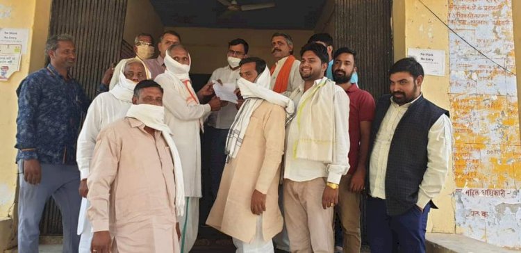 गुर्जर आरक्षण संघर्ष समिति राजस्थान के आह्वान पर छः सूत्रीय मांग को लेकर  राज्यपाल के नाम उपखण्ड अधिकारी  को सौंपा ज्ञापन
