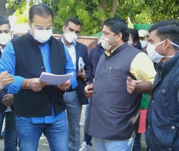 अवधेश बैरवा ने परिवहन मंत्री से मुलाकात कर कार्यकर्ताओं के कराये कार्य